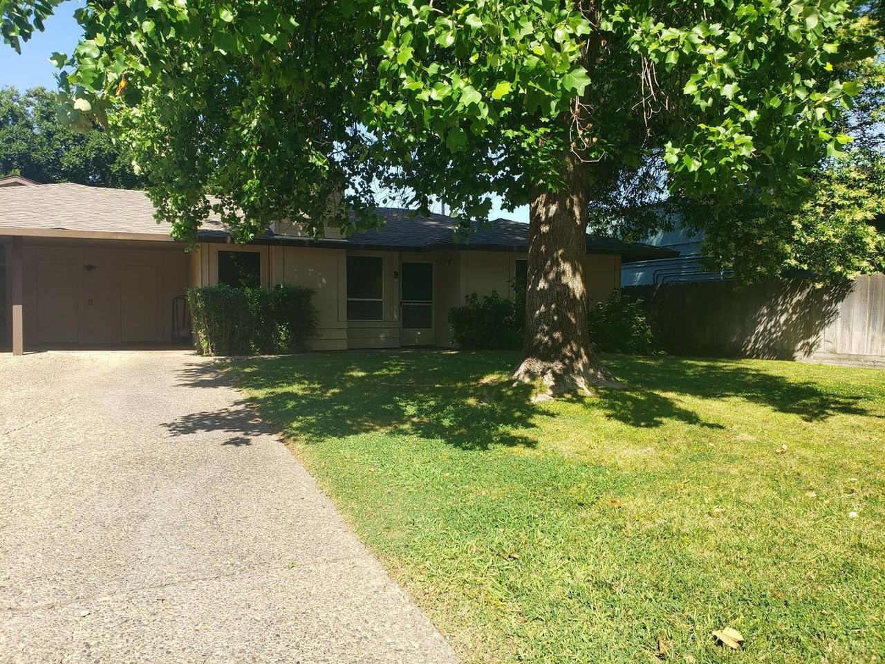 3403 Silverbell Duplex - Photo 3 of 14