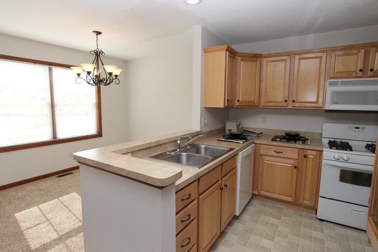 158 Tulip Blvd - Photo 3 of 24