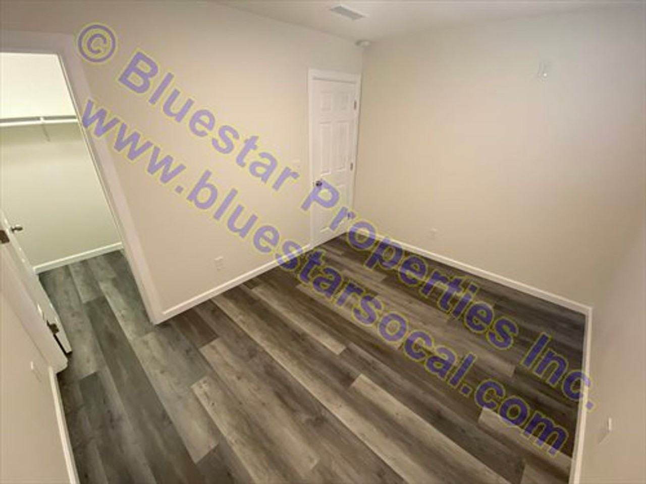 20445Thu - Photo 2 of 14