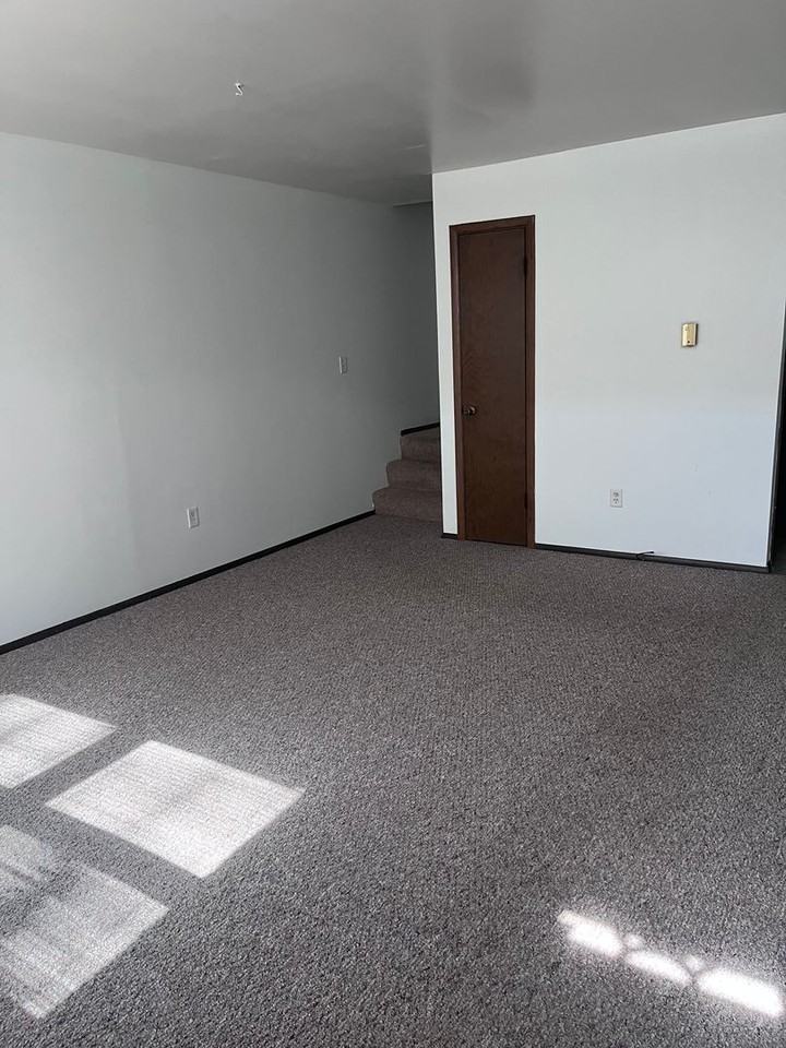 Ivy Lane 493 - Photo 2 of 7