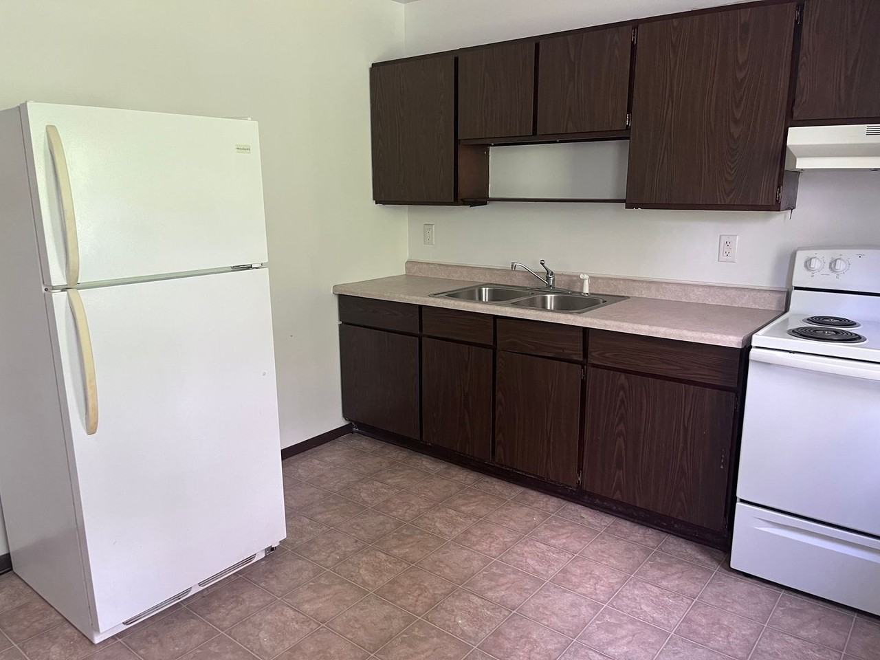 Ivy Lane 493 - Photo 3 of 7