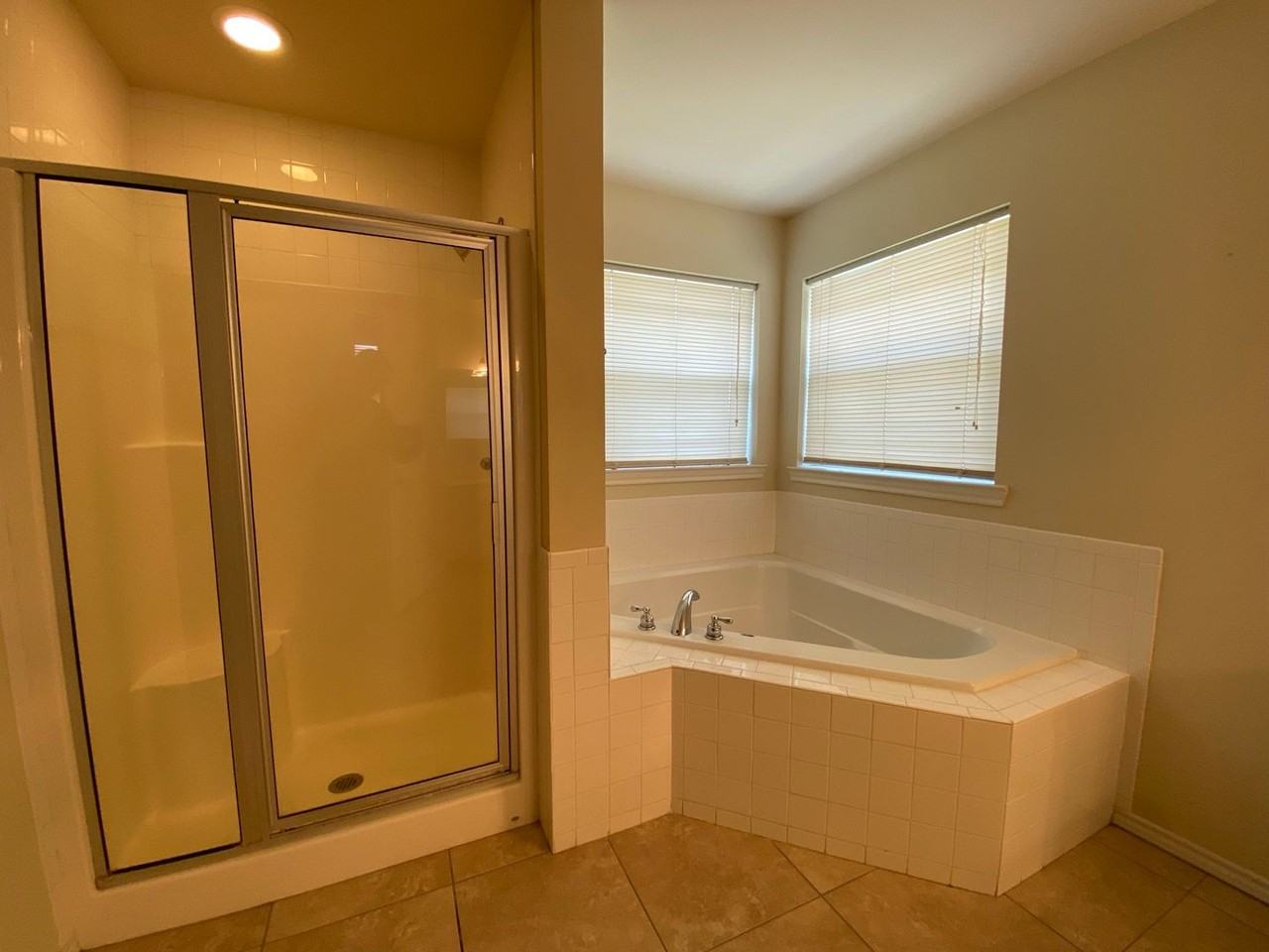 6005 Brazos St - Photo 5 of 13