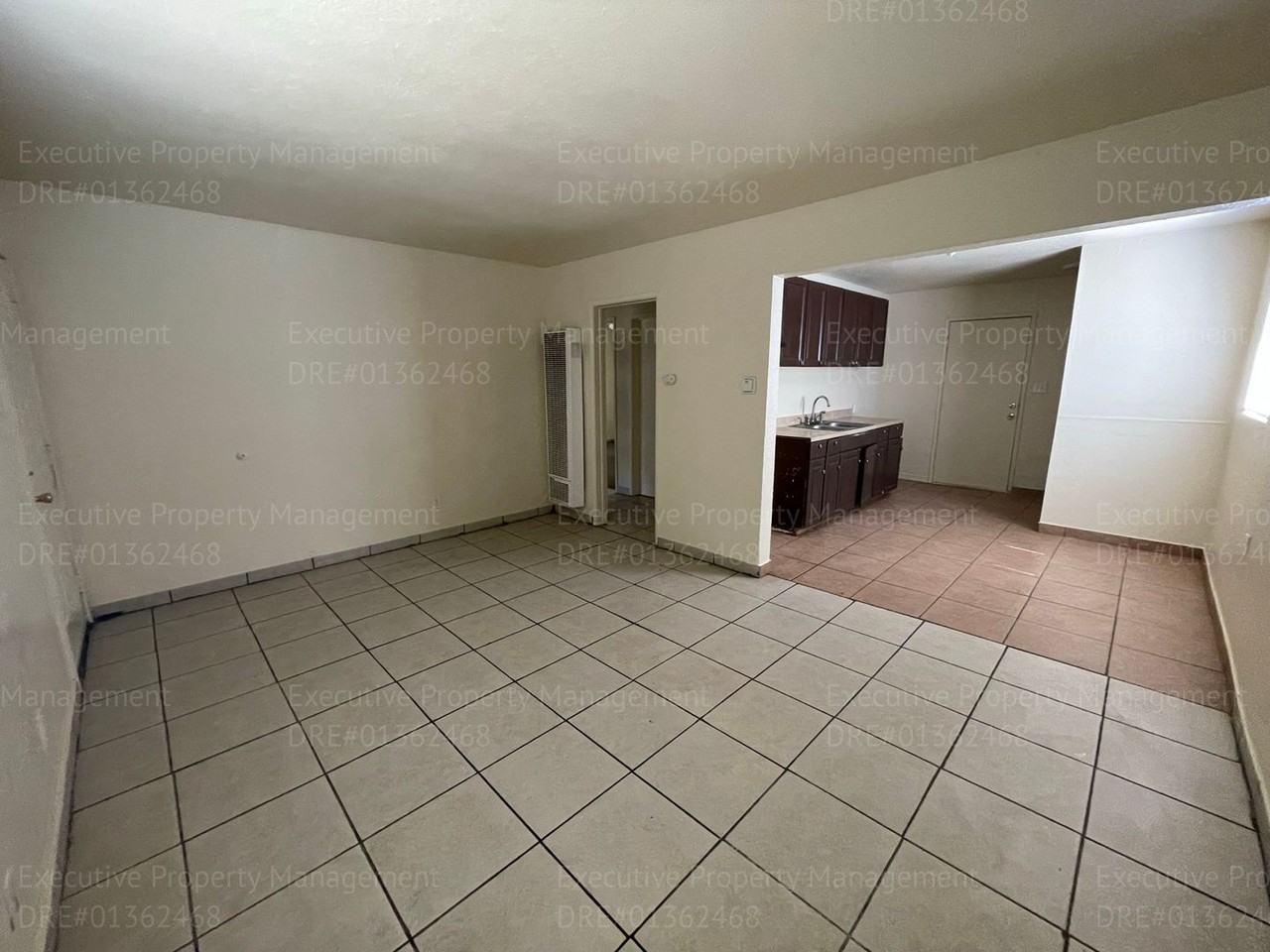 1206 Potomac Ave - Photo 4 of 16