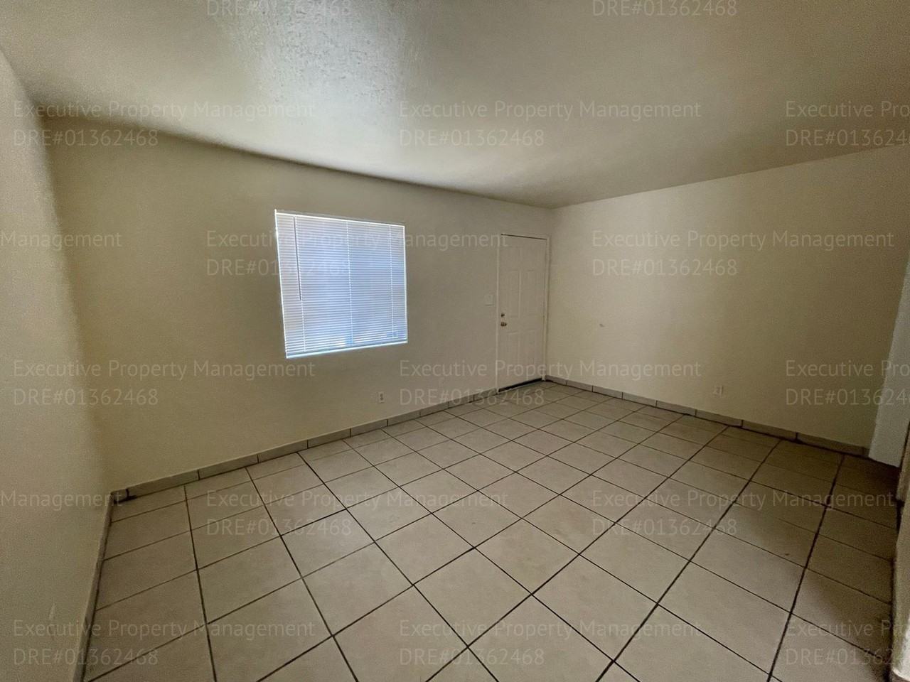 1206 Potomac Ave - Photo 5 of 16