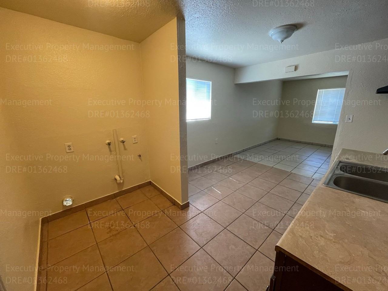 1206 Potomac Ave - Photo 7 of 16