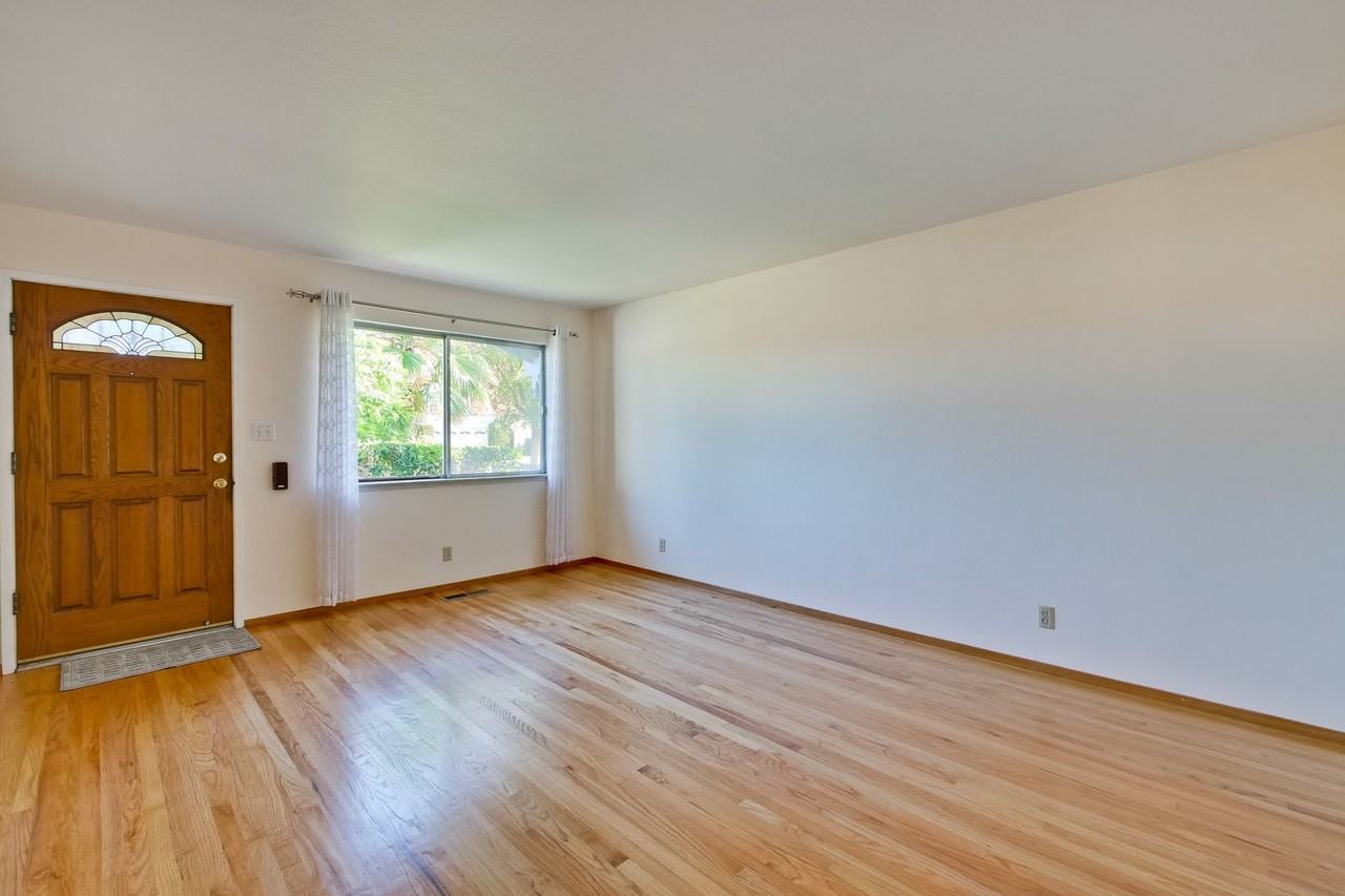 765 Daffodil Way - Photo 2 of 25