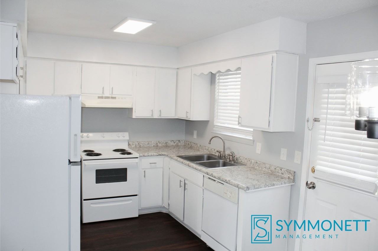 757 Main St Apt D - Photo 5 of 21