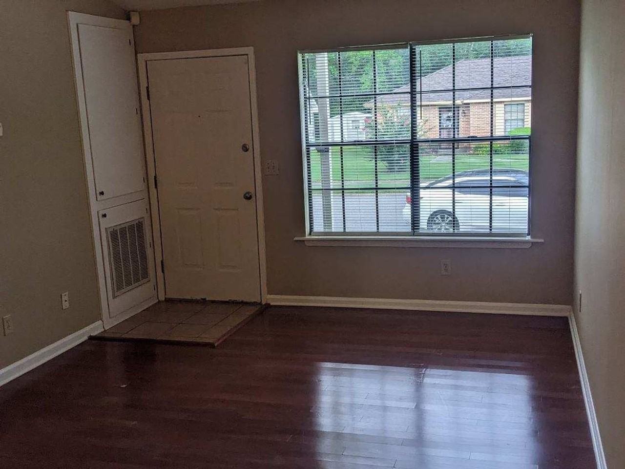 3312 Royal Creek Rd - Photo 3 of 12