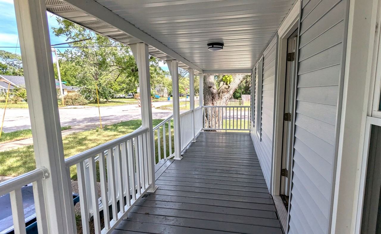 2300 Mcilwraith St - Photo 2 of 9
