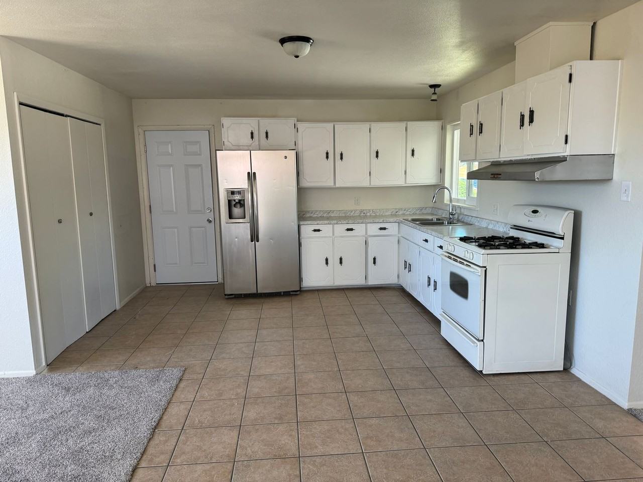 4400 Douglas Macarthur Rd Ne - Photo 2 of 20