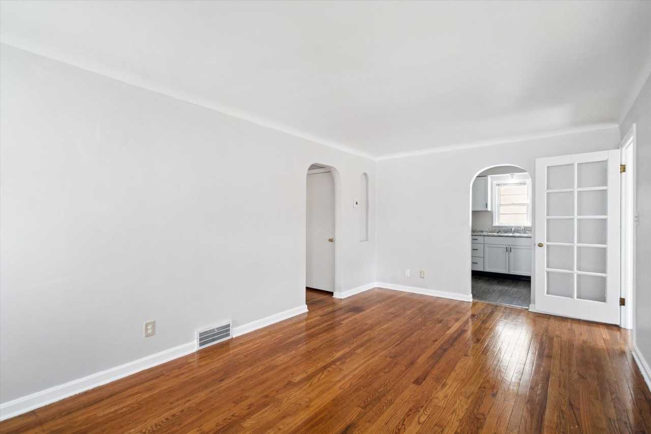 5215 E 115th St - Photo 5 of 25