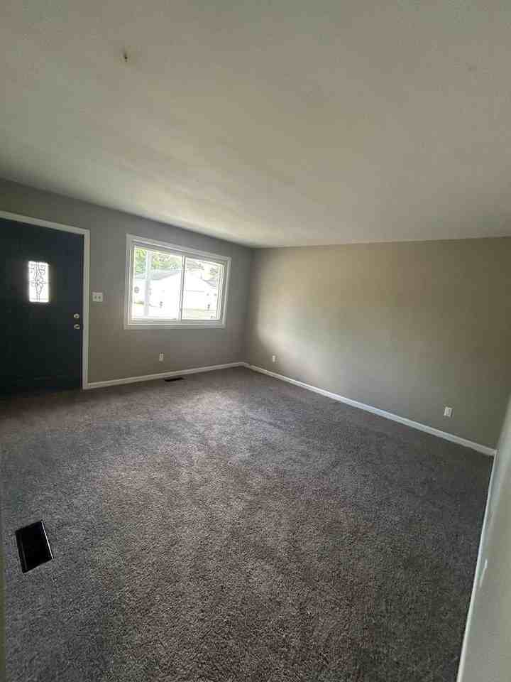 7416 Beaty Ave - Photo 2 of 7