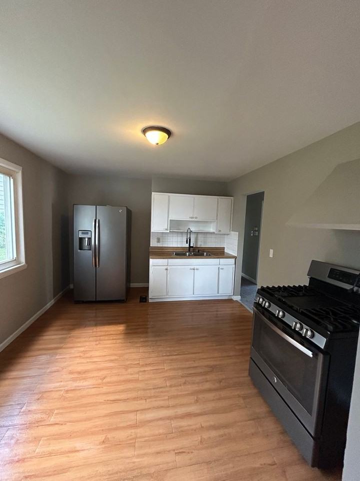 7416 Beaty Ave - Photo 3 of 7