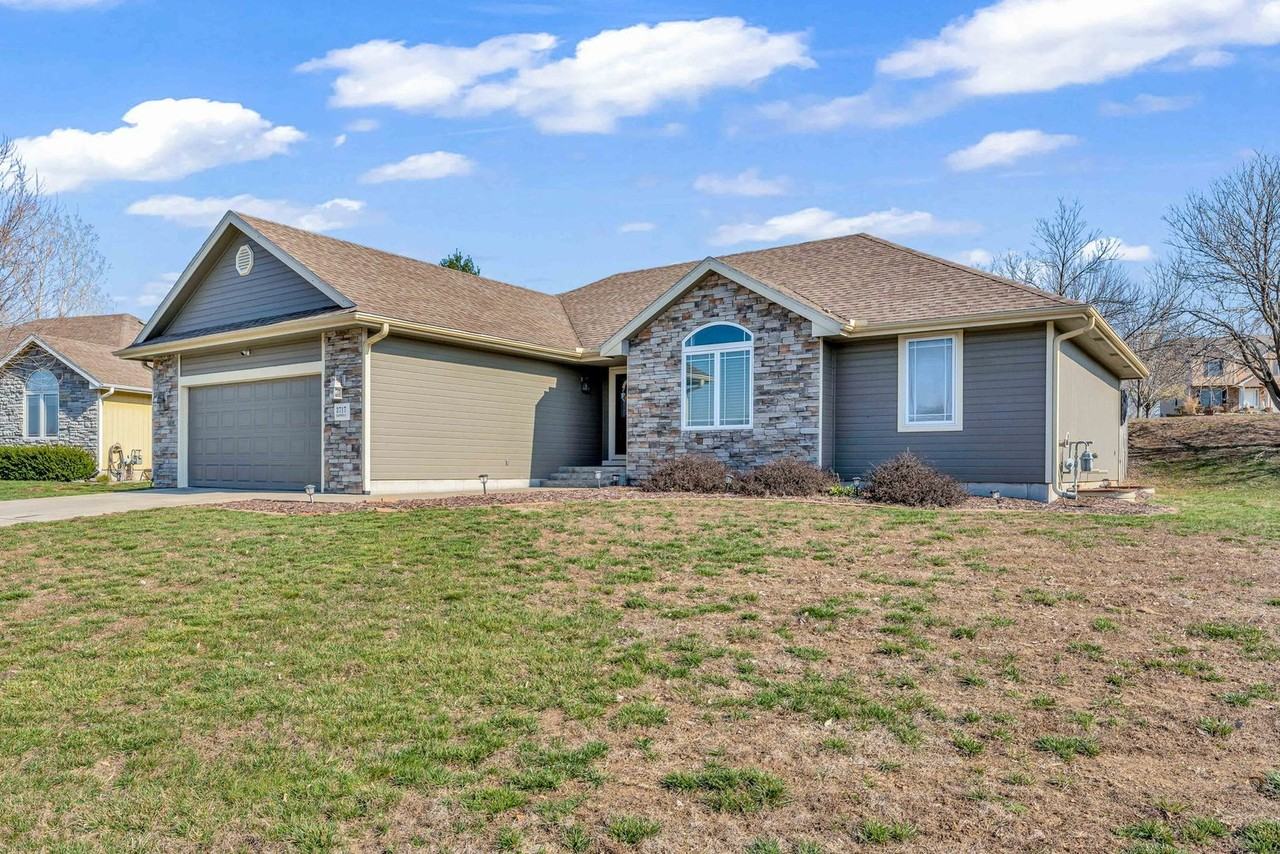 3717 Shadow Wood Ln - Photo 2 of 39