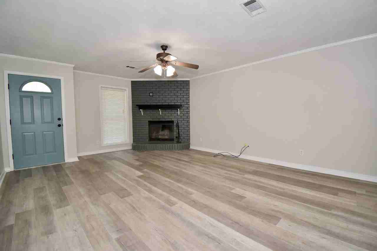 625 Zephyr Ln - Photo 5 of 27