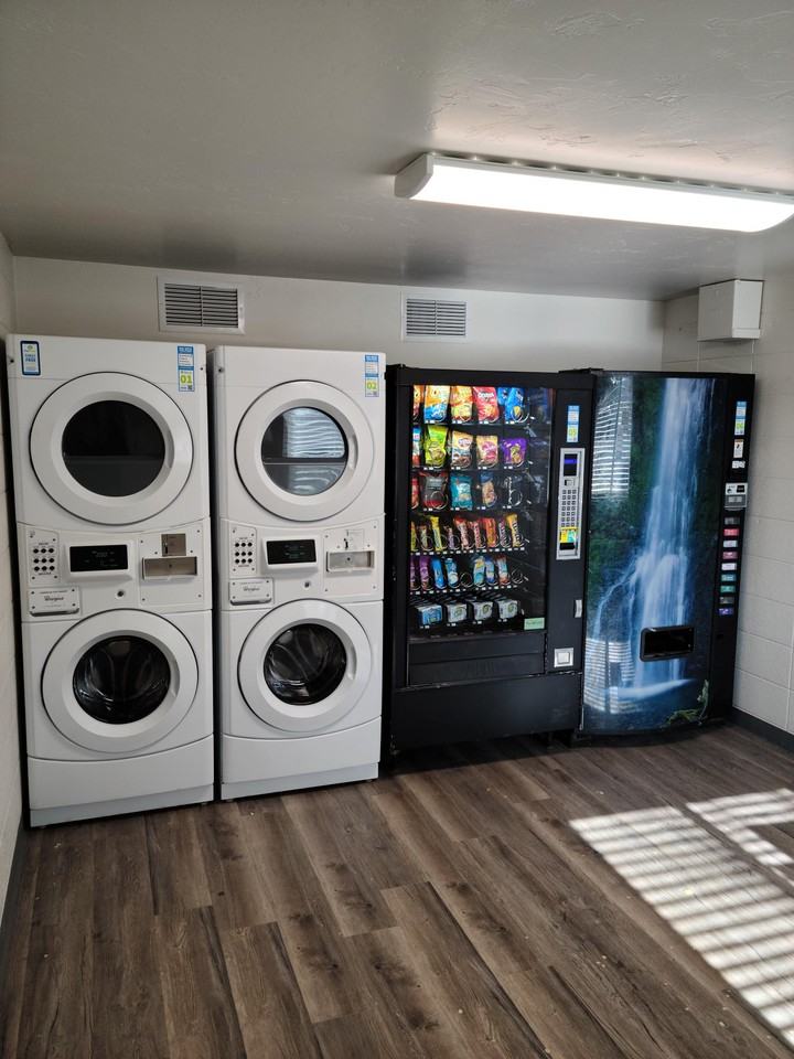 1330 Glenwood Ave #9 - Photo 4 of 14