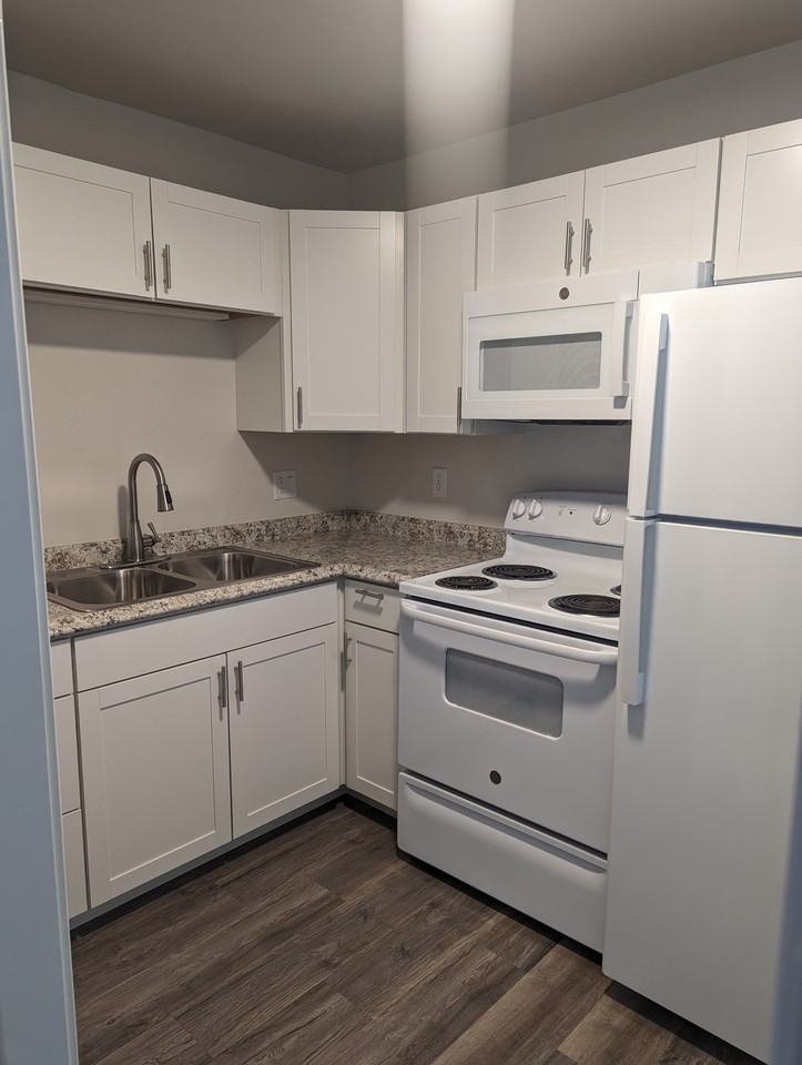 1330 Glenwood Ave #9 - Photo 7 of 14