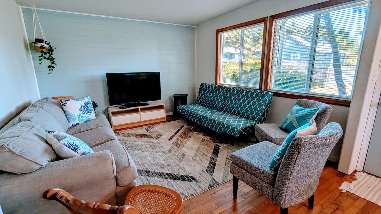 1152 Sw Southmayd Ln #NA - Photo 3 of 19