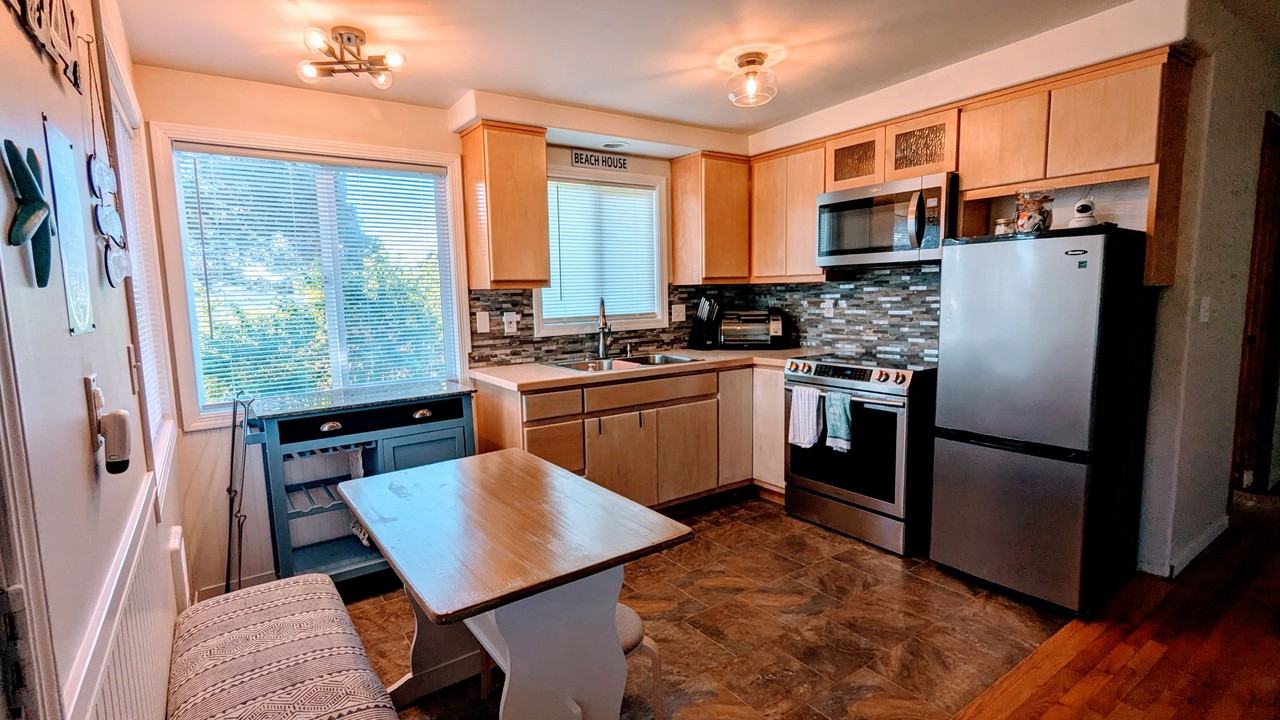 1152 Sw Southmayd Ln #NA - Photo 2 of 19