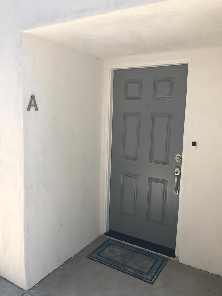 208 42nd St #A - Photo 3 of 20