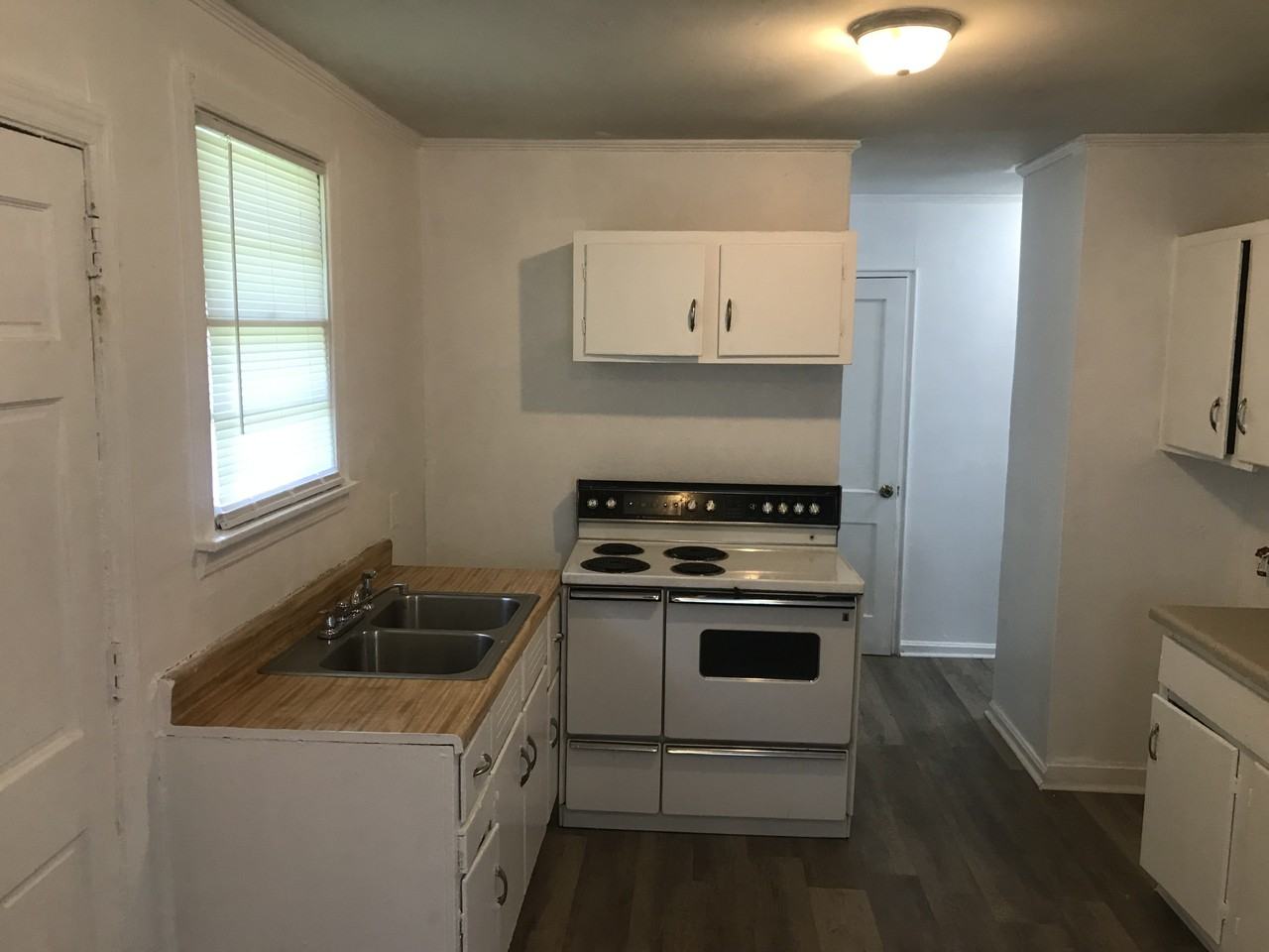 1221 Ferndale Ln #NA - Photo 2 of 9