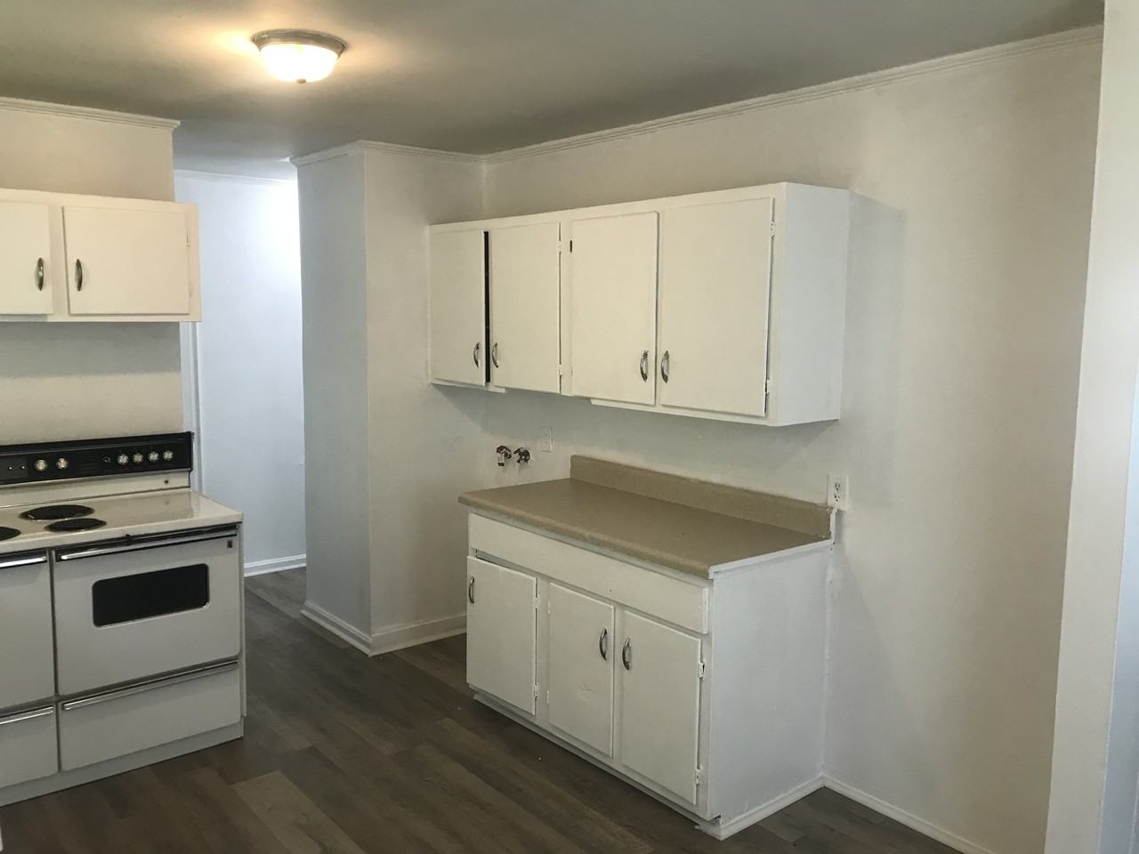 1221 Ferndale Ln #NA - Photo 4 of 9