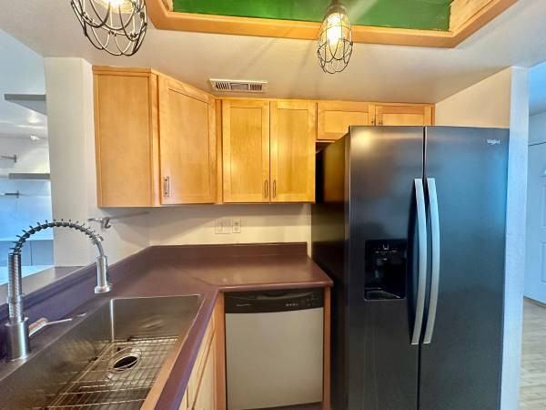 127 E Hersey St #127 - Photo 6 of 16