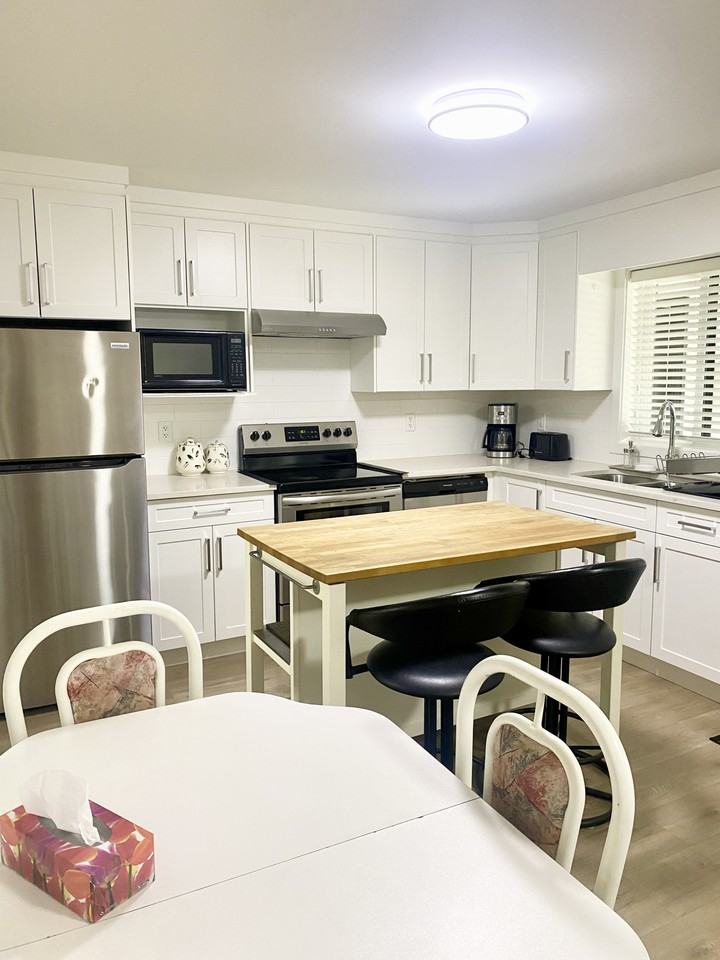 1838 Lemax Avenue - Photo 3 of 17