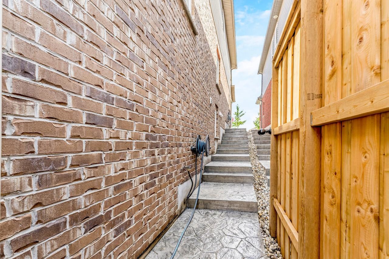 96 Ingram Drive - Photo 3 of 13