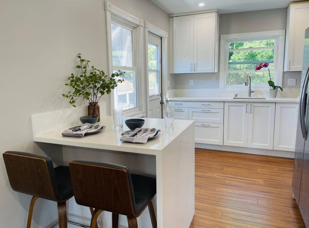 1326 Dorcas St - Photo 2 of 11