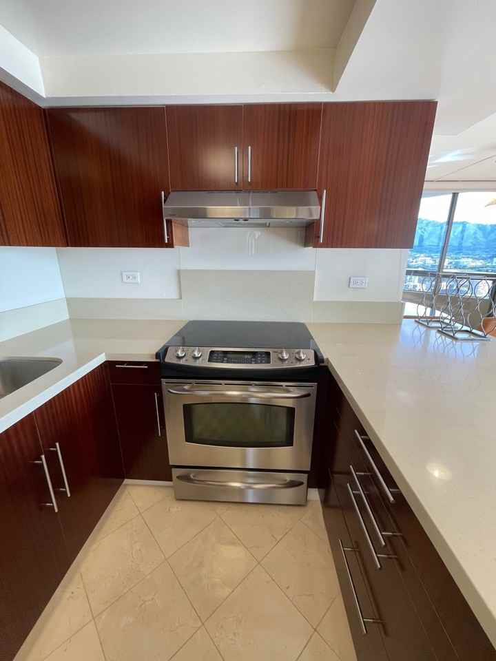 2499 Kapiolani Boulevard #3001 - Photo 7 of 31