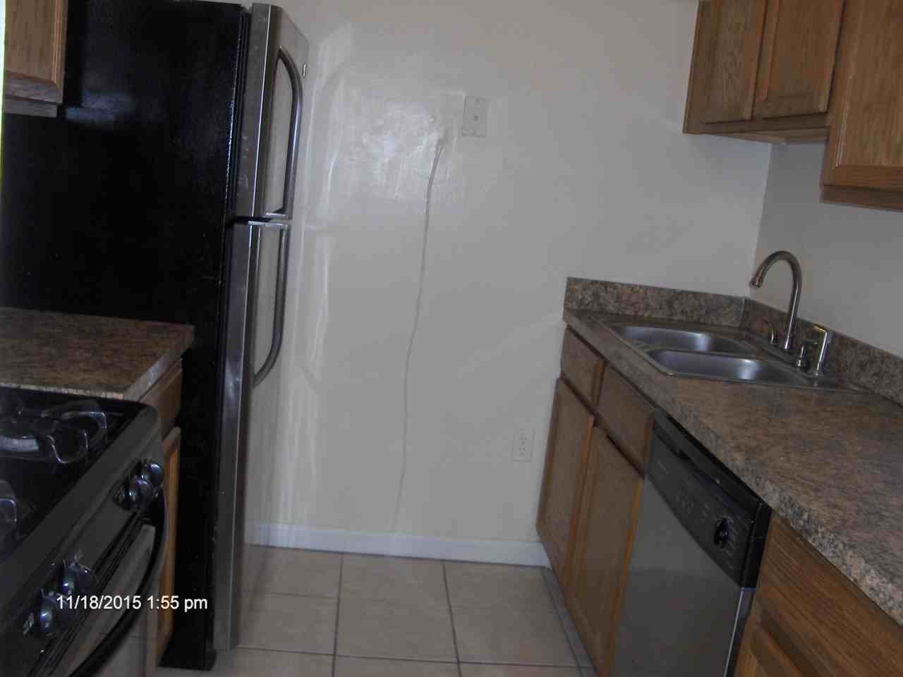 Royal Mace Apartments - Photo 3 of 8