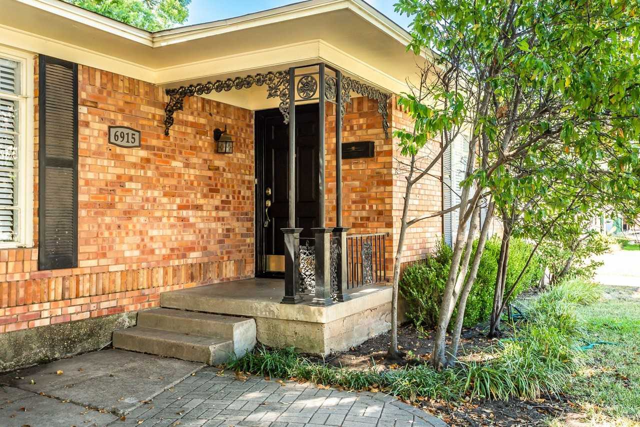 6915 Inverness Ln - Photo 3 of 26