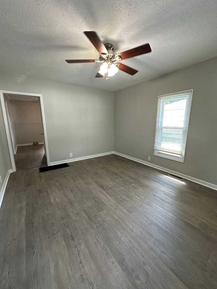 2419 Butler St - Photo 3 of 17