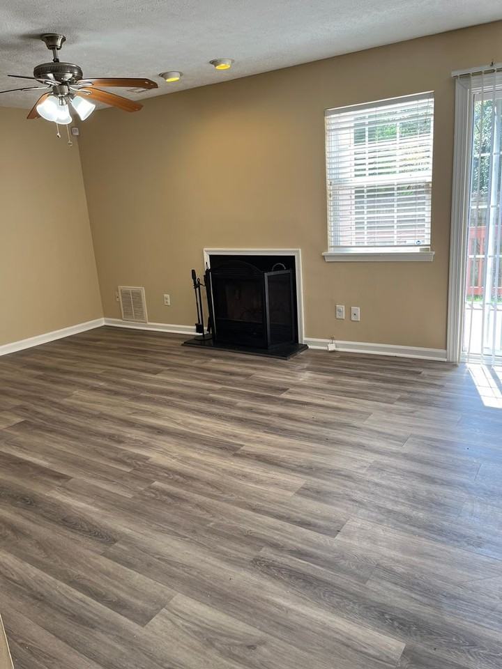 1616 Skiffes Creek Cir - Photo 2 of 8