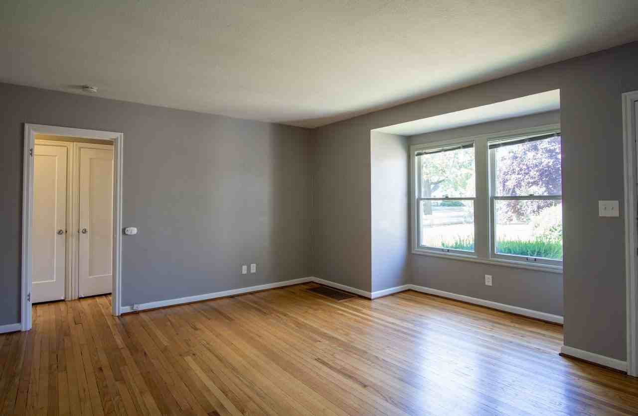 3833 N Lombard St - Photo 2 of 16