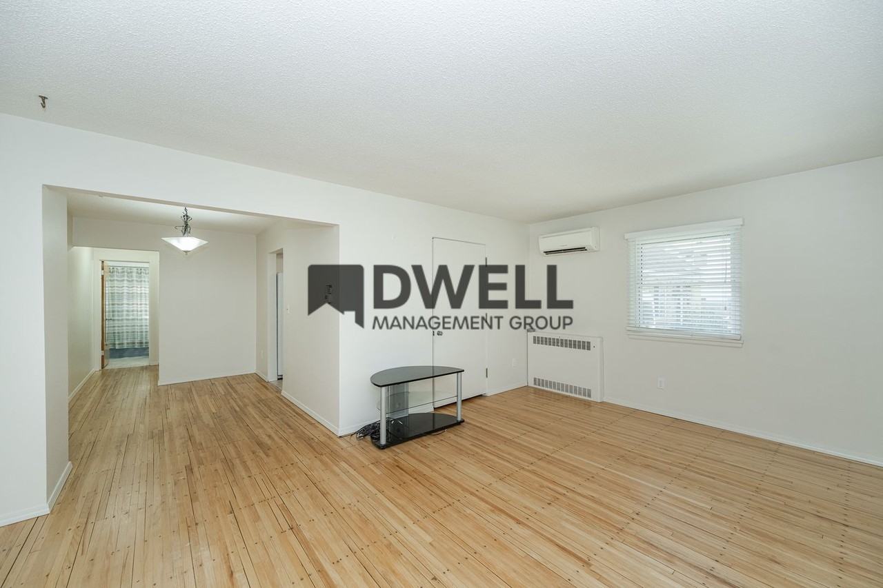 712 10th Ave Se - Photo 3 of 22
