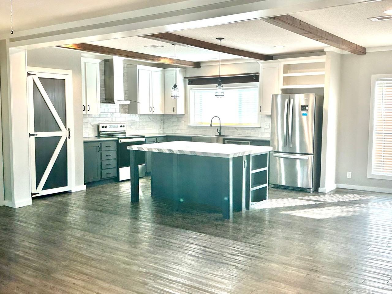 602 N Colorado St - Photo 3 of 14