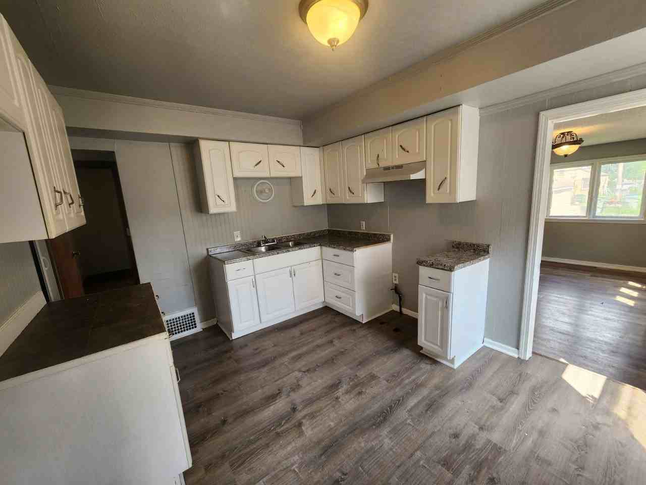 4224 W Glendale Ave - Photo 5 of 14