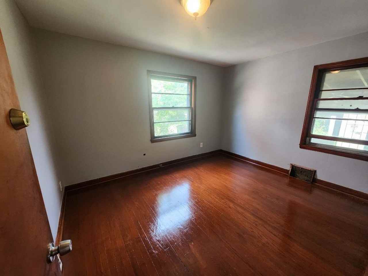 4224 W Glendale Ave - Photo 7 of 14