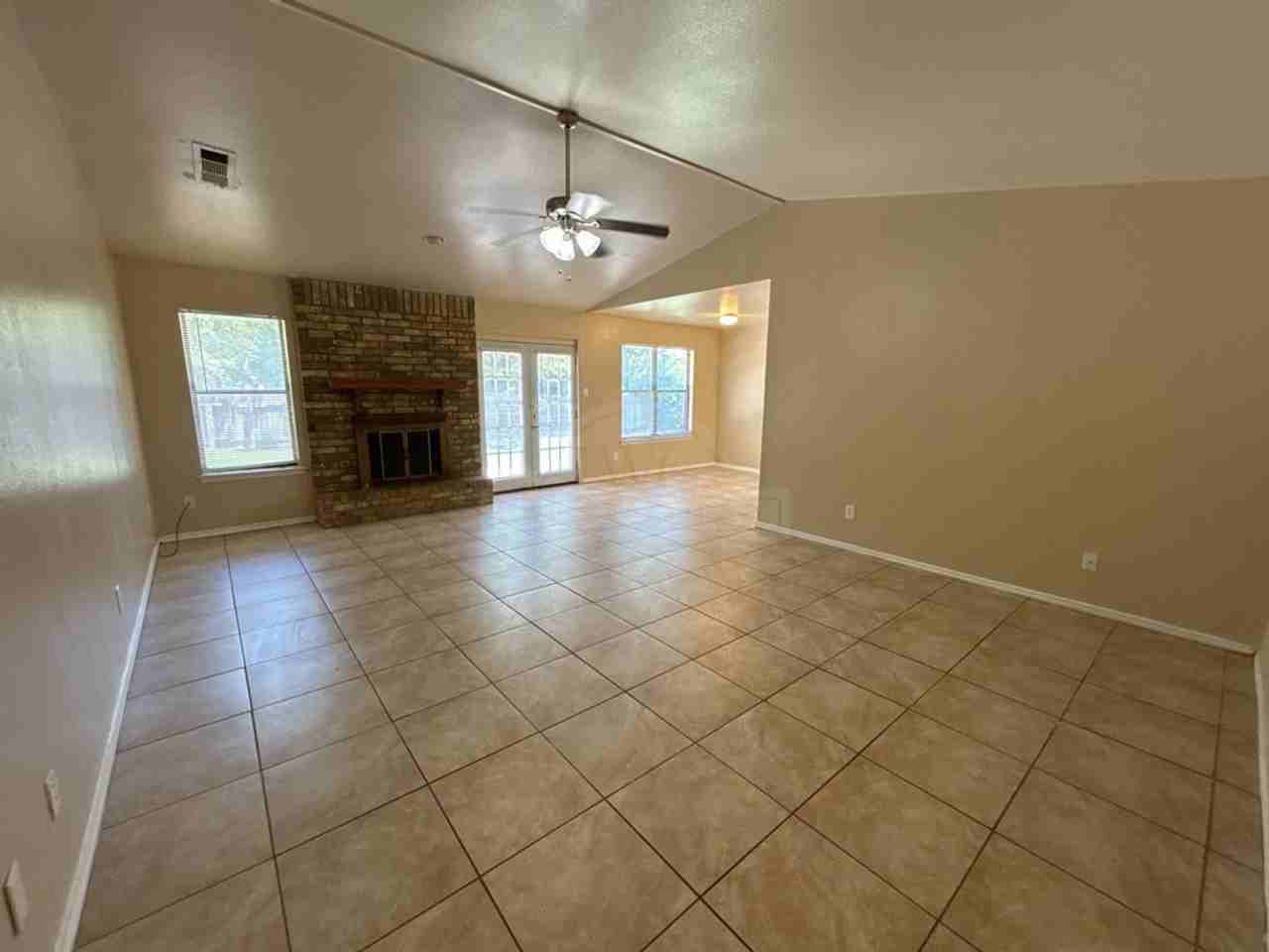 4309 Greenlee Dr - Photo 5 of 36