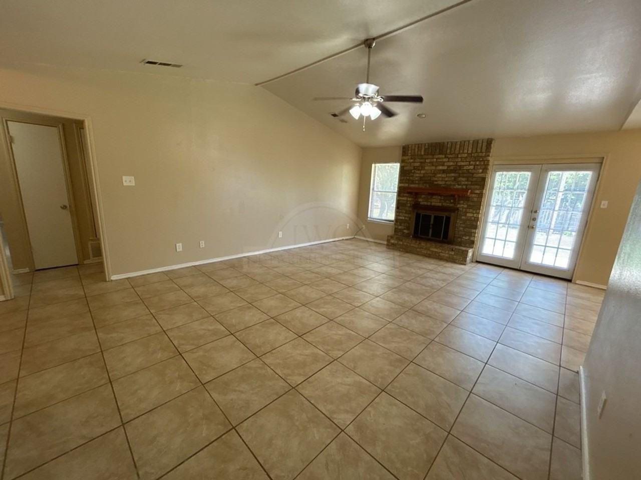 4309 Greenlee Dr - Photo 6 of 36