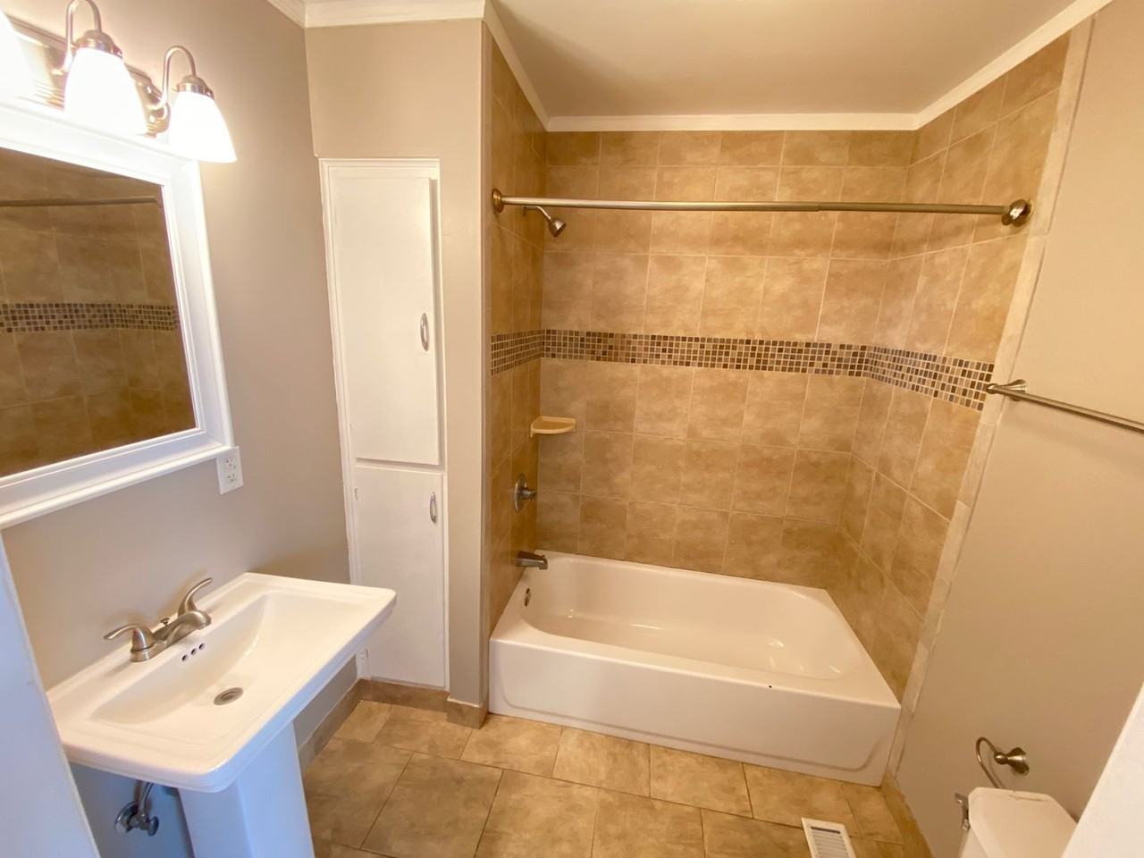 171 E Northwood Ave - Photo 7 of 13