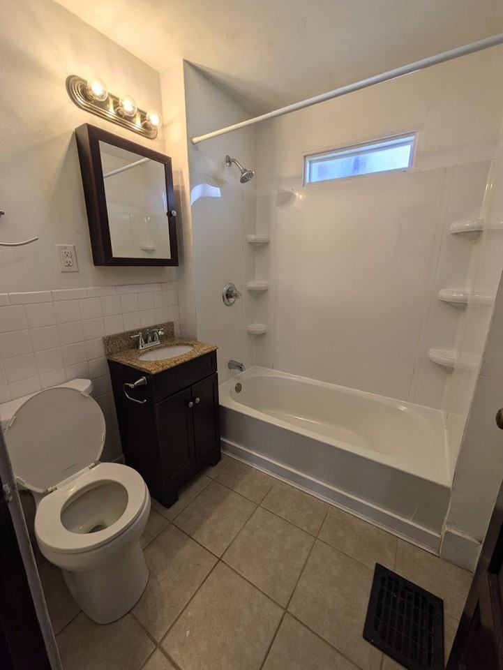 813 Kern St - Photo 6 of 10