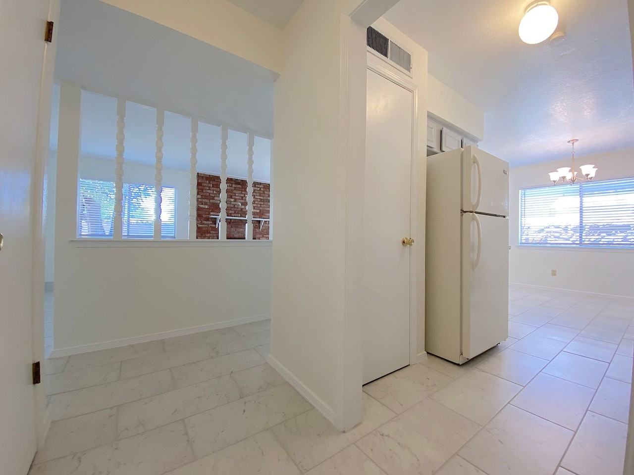 5012 Salem Dr - Photo 3 of 26