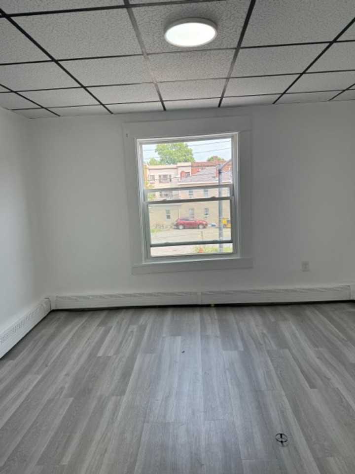 66 Broadway - Photo 4 of 11