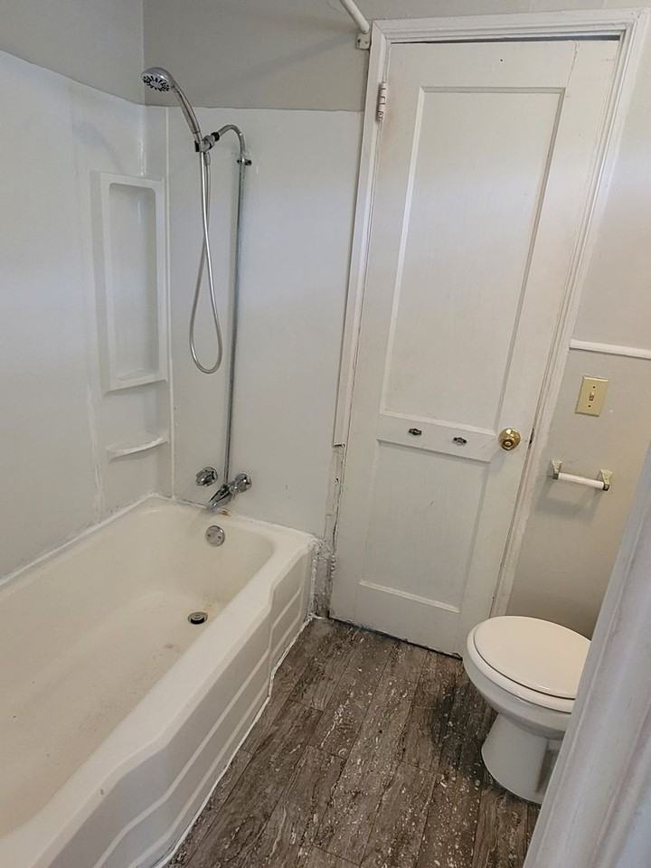 2833 Wesley Dr - Photo 7 of 9