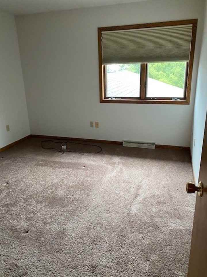 700 Meadow - Photo 3 of 4