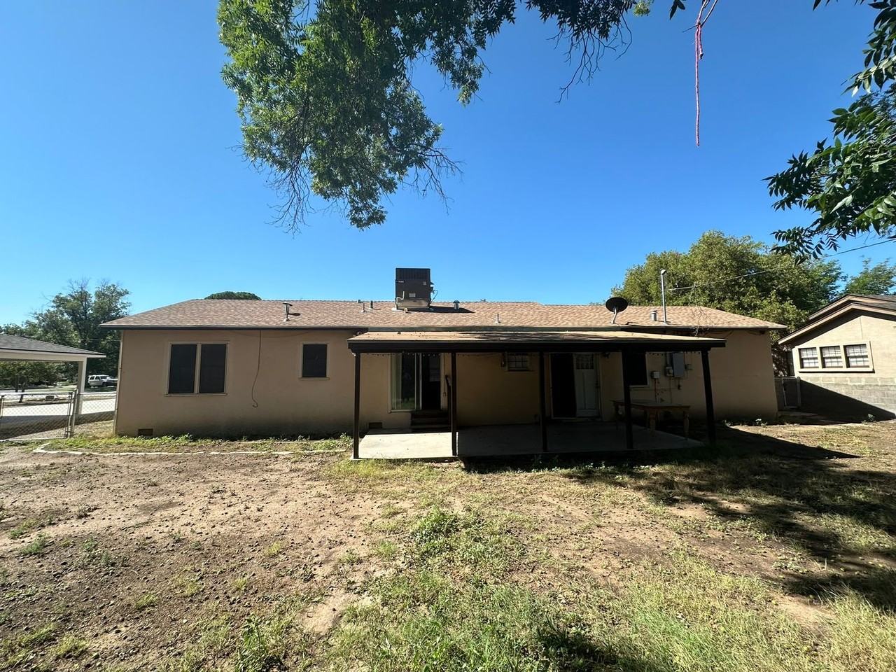 704 Elma Dr - Photo 2 of 20