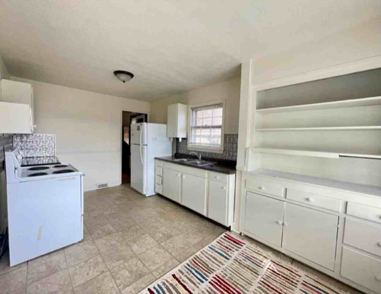 1250 Claremont Ave - Photo 2 of 9
